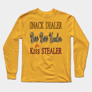 Snack Dealer Boo Boo Healer Kiss Stealer / Divertido mamá Camiseta / Mamá Camisa / Regalo del Día de las Madres / Camisa divertida mamá / Linda mamá camisa Long Sleeve T-Shirt